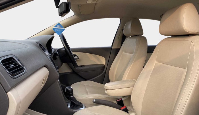 2015 Volkswagen Vento HIGHLINE 1.5 AT, Diesel, Automatic, 89,982 km, Right Side Front Door Cabin