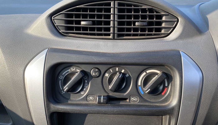 2015 Maruti Alto 800 LXI, Petrol, Manual, 15,065 km, AC Unit - Directional switch has minor damage