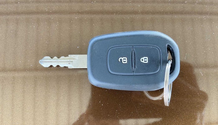 2016 Renault Duster 85 PS RXE DIESEL, Diesel, Manual, 62,486 km, Key Close Up