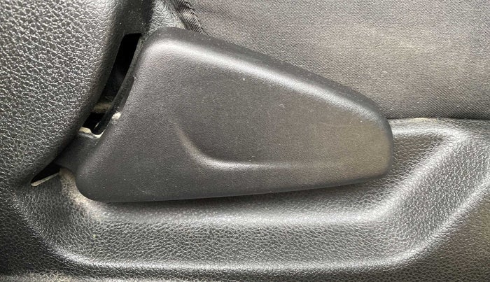 2017 Renault Kwid RXT 0.8, Petrol, Manual, 12,794 km, Driver Side Adjustment Panel