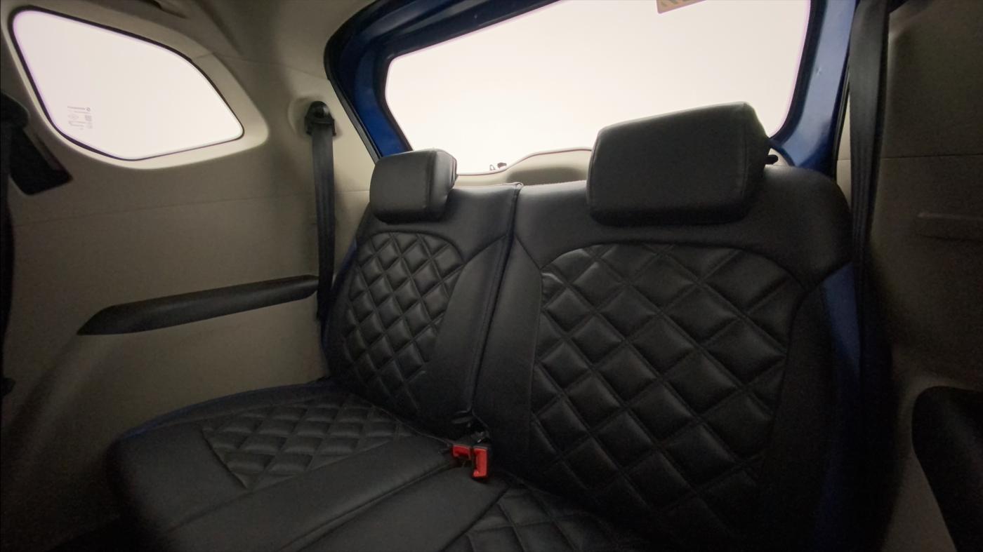 2020 Renault TRIBER RXT, Petrol, Manual, 11,138 km, Third Seat Row ( optional )