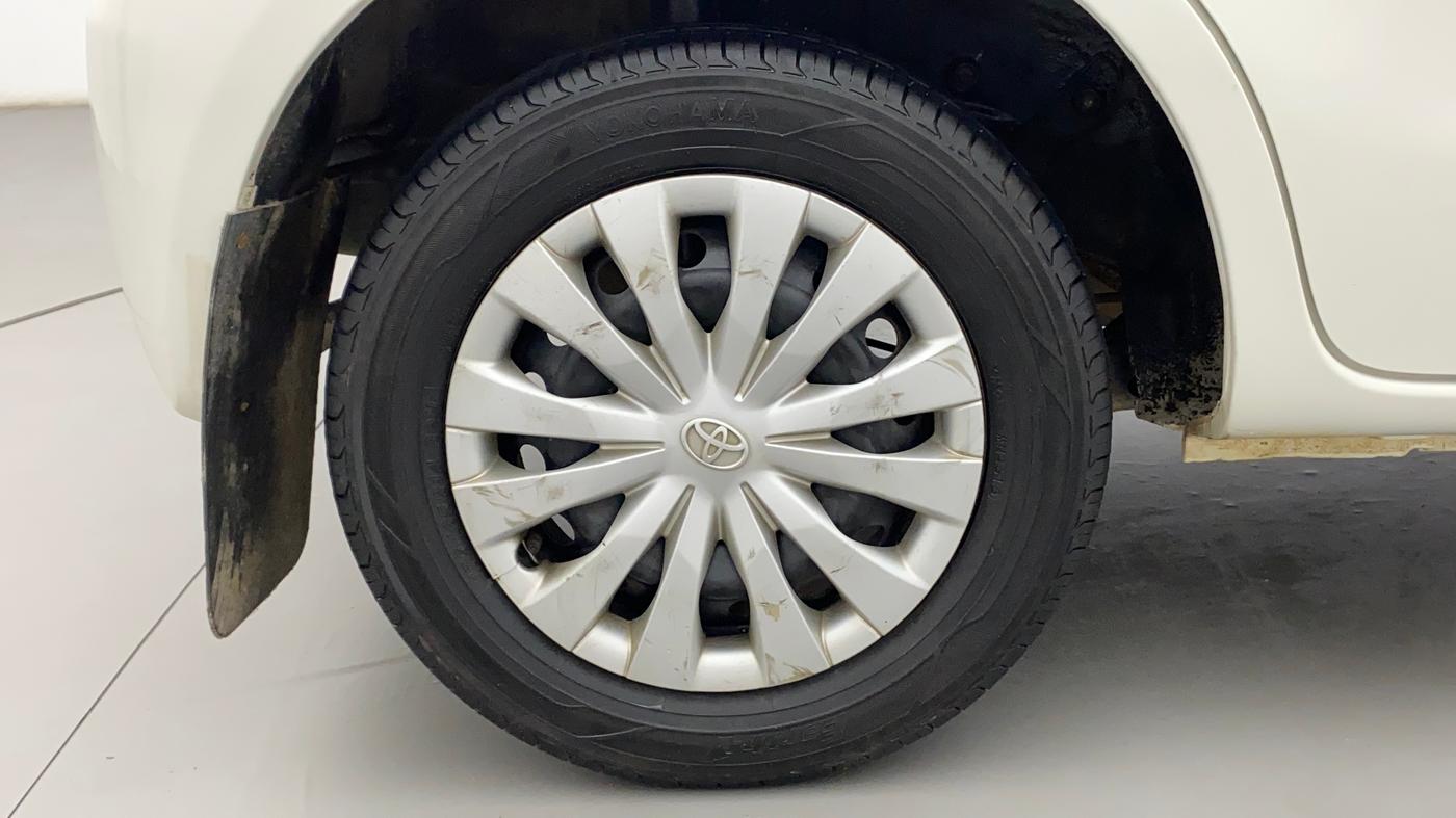 2012 Toyota Etios Liva G, Petrol, Manual, 72,618 km, Right Rear Wheel