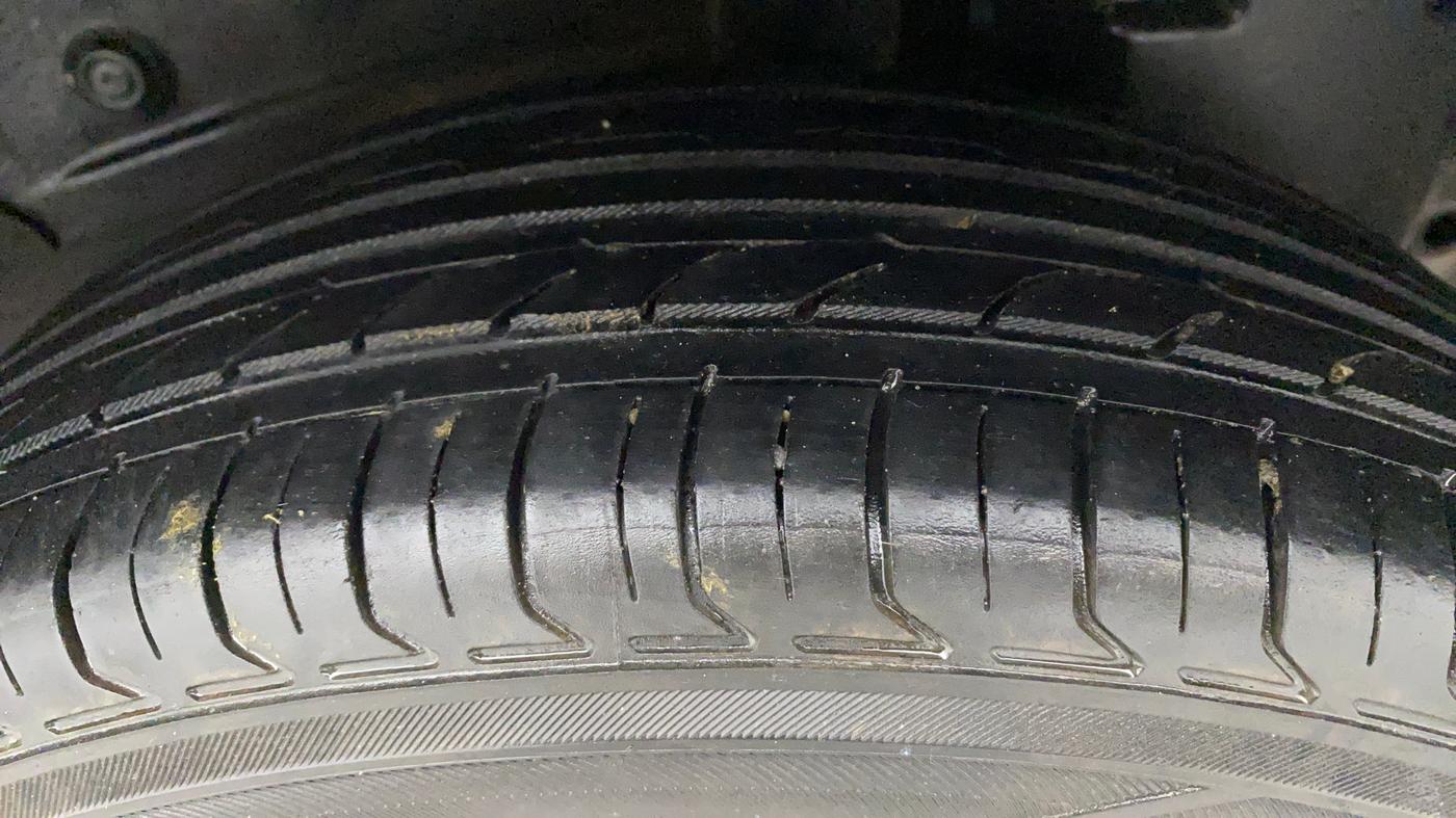 2012 Toyota Etios Liva G, Petrol, Manual, 72,618 km, Left Rear Tyre Tread