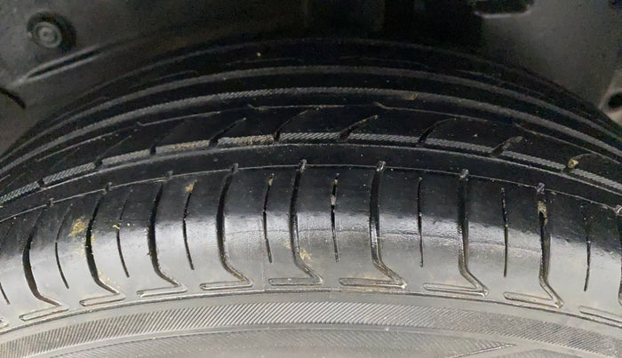 2012 Toyota Etios Liva G, Petrol, Manual, 72,618 km, Left Rear Tyre Tread