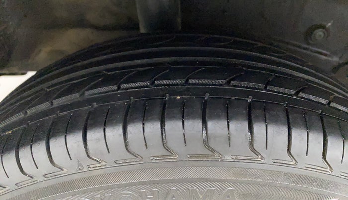 2012 Toyota Etios Liva G, Petrol, Manual, 72,618 km, Right Rear Tyre Tread