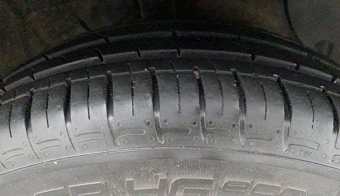 2021 Hyundai GRAND I10 NIOS SPORTZ AMT 1.2 KAPPA VTVT, Petrol, Automatic, 7,077 km, Right Front Tyre Tread
