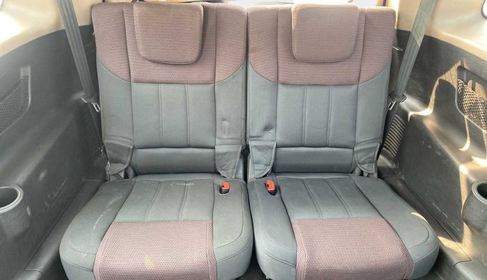 2014 Mahindra XUV500 W6, Diesel, Manual, 76,947 km, Third Seat Row ( optional )