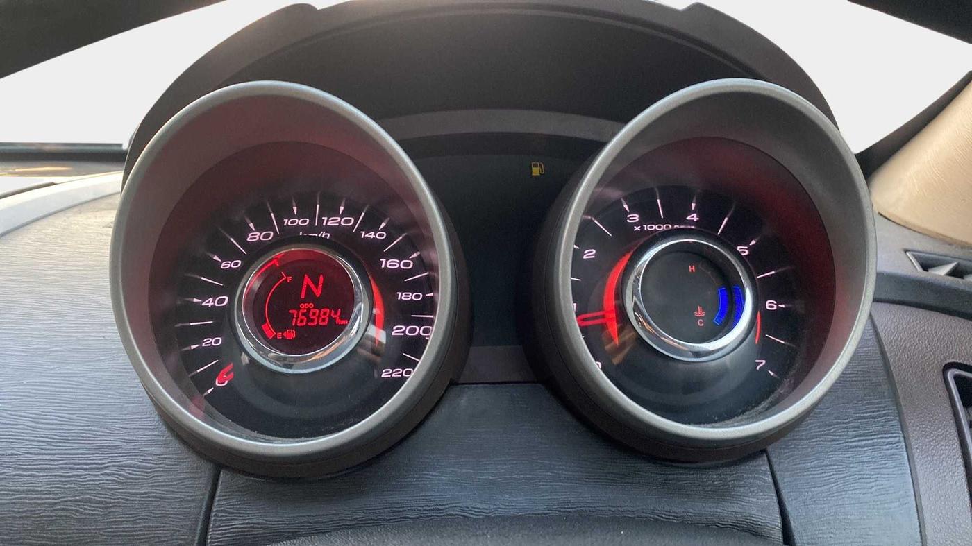 2014 Mahindra XUV500 W6, Diesel, Manual, 76,947 km, Odometer Image