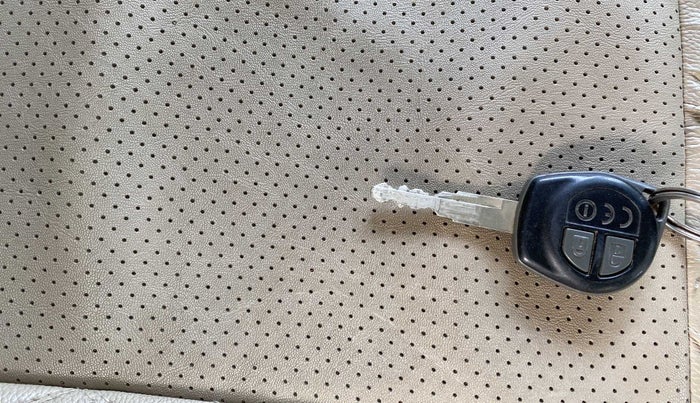 2021 Maruti Dzire VXI, Petrol, Manual, 54,605 km, Key Close Up