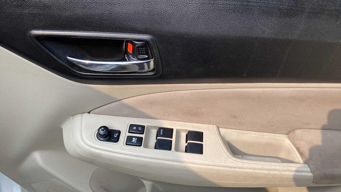 2021 Maruti Dzire VXI, Petrol, Manual, 54,605 km, Driver Side Door Panels Control