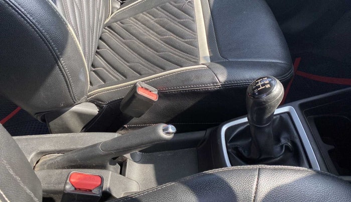 2018 Maruti Swift VXI, Petrol, Manual, 40,762 km, Gear Lever