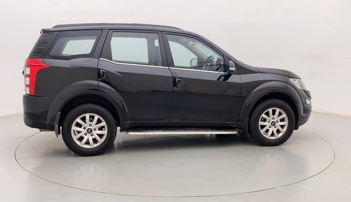 2016 Mahindra XUV500 W6, Diesel, Manual, 56,975 km, Right Side View