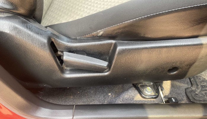2019 Maruti Alto VXI, Petrol, Manual, 29,098 km, Driver Side Adjustment Panel