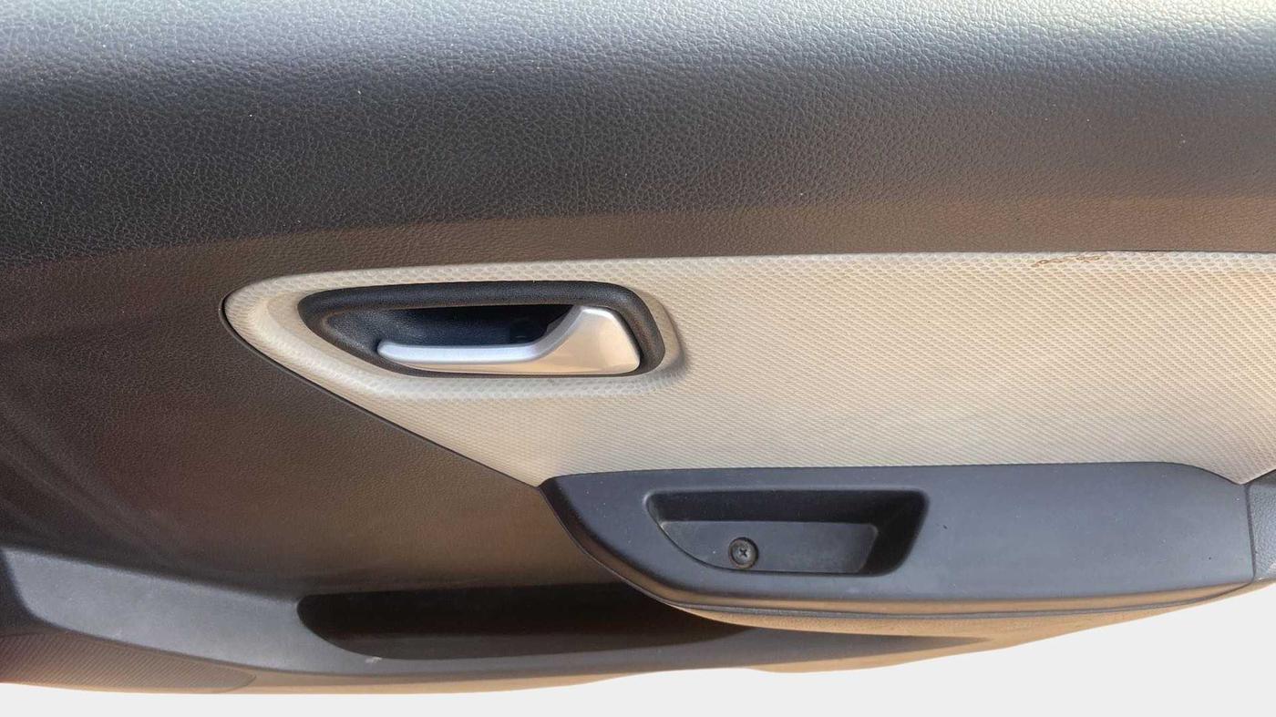 2019 Maruti Alto VXI, Petrol, Manual, 29,098 km, Driver Side Door Panels Control