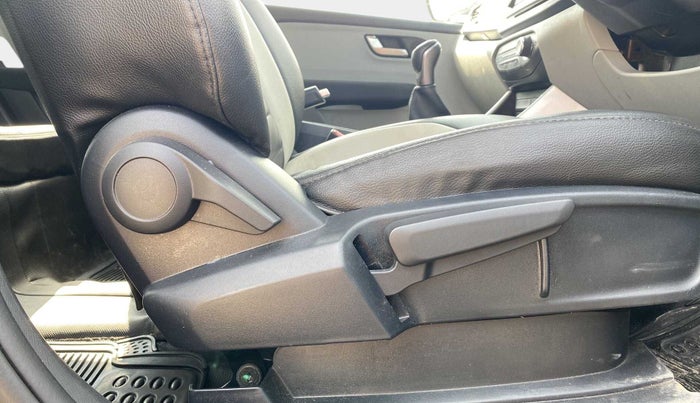 2020 Tata ALTROZ XZ PETROL, Petrol, Manual, 49,116 km, Driver Side Adjustment Panel