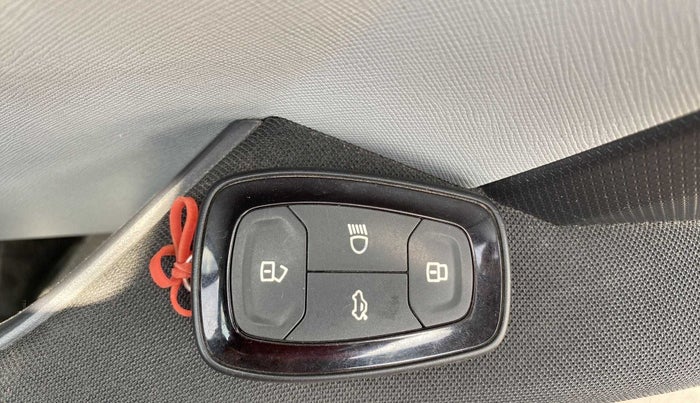 2020 Tata ALTROZ XZ PETROL, Petrol, Manual, 49,116 km, Key Close Up