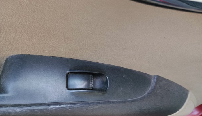 2012 Hyundai i10 SPORTZ 1.2, Petrol, Manual, 53,399 km, Left rear window switch / handle - Window making noise/ moving slow