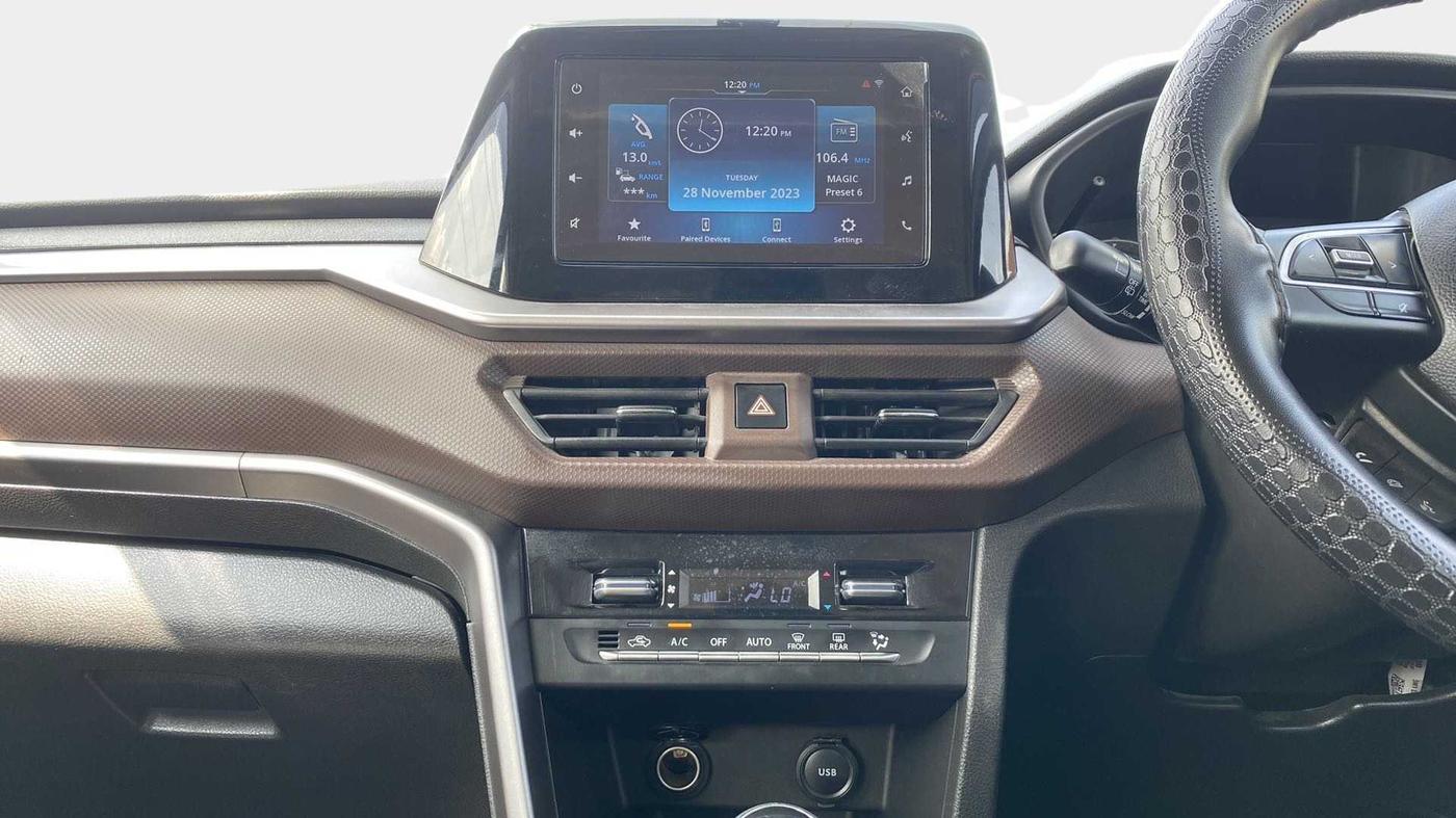 2023 Maruti BREZZA ZXI SMART HYBRID DUAL TONE, Petrol, Manual, 6,829 km, Air Conditioner