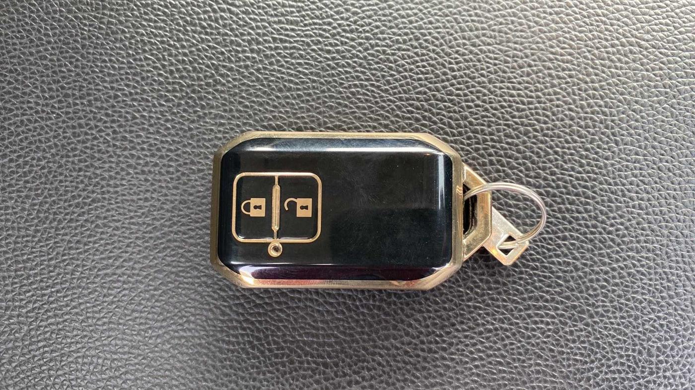 2023 Maruti BREZZA ZXI SMART HYBRID DUAL TONE, Petrol, Manual, 6,829 km, Key Close Up