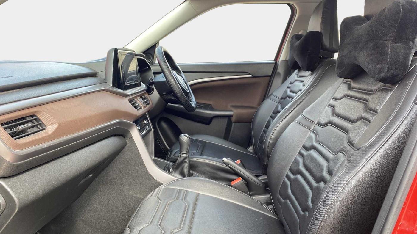 2023 Maruti BREZZA ZXI SMART HYBRID DUAL TONE, Petrol, Manual, 6,829 km, Right Side Front Door Cabin