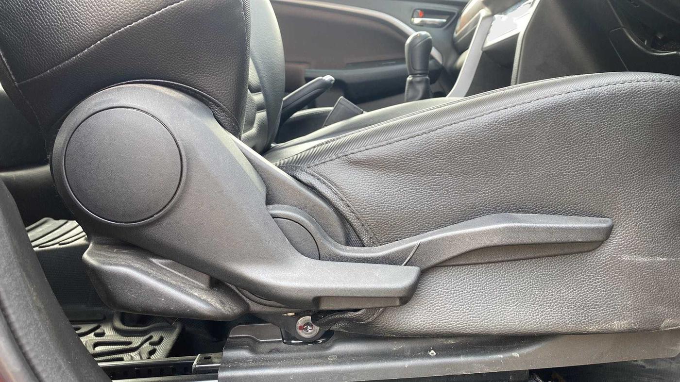 2023 Maruti BREZZA ZXI SMART HYBRID DUAL TONE, Petrol, Manual, 6,829 km, Driver Side Adjustment Panel