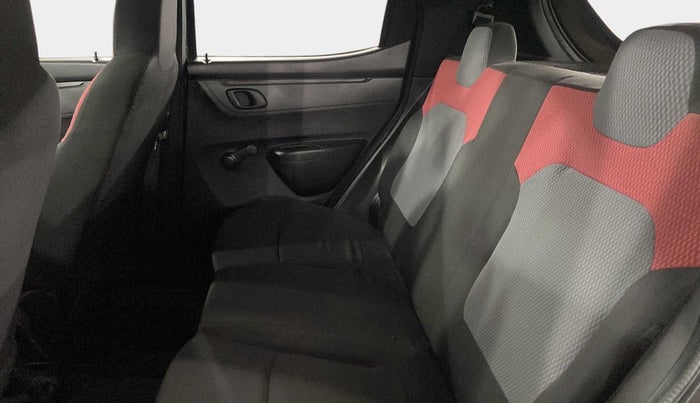 2018 Renault Kwid RXT 1.0 AMT (O), Petrol, Automatic, 61,105 km, Right Side Rear Door Cabin