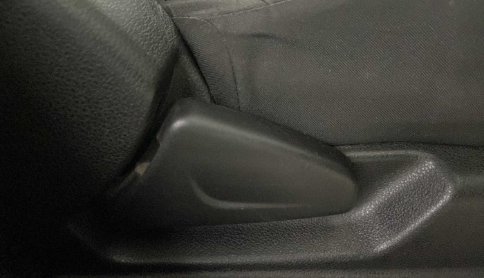 2018 Renault Kwid RXT 1.0 AMT (O), Petrol, Automatic, 61,105 km, Driver Side Adjustment Panel