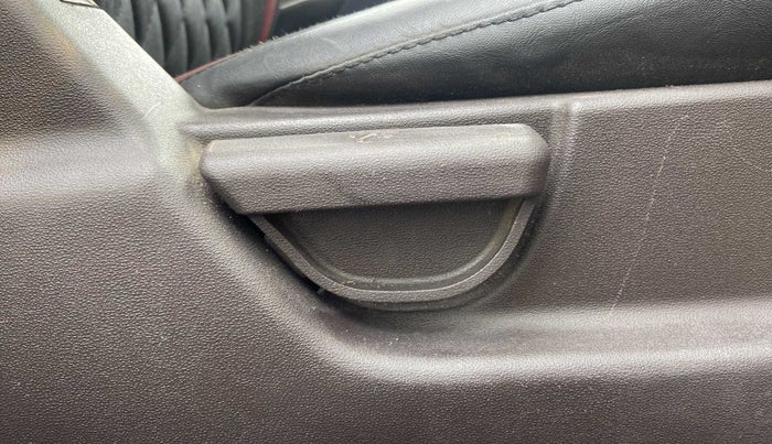2011 Hyundai i20 MAGNA 1.2, Petrol, Manual, 83,859 km, Driver Side Adjustment Panel