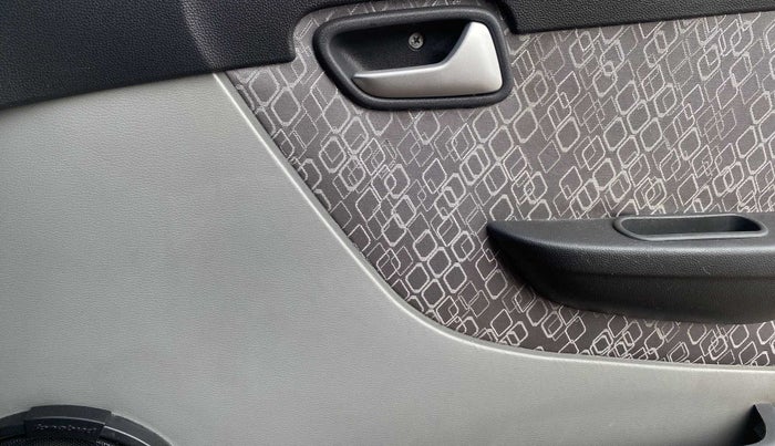 2017 Maruti Alto 800 LXI, Petrol, Manual, 38,338 km, Driver Side Door Panels Control