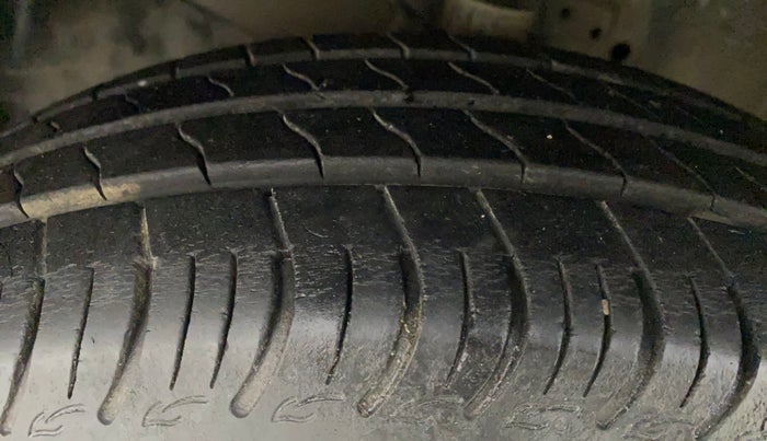 2013 Honda Brio S MT, Petrol, Manual, 74,001 km, Left Front Tyre Tread