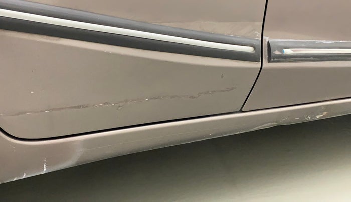 2013 Honda Brio S MT, Petrol, Manual, 74,001 km, Right running board - Slightly dented