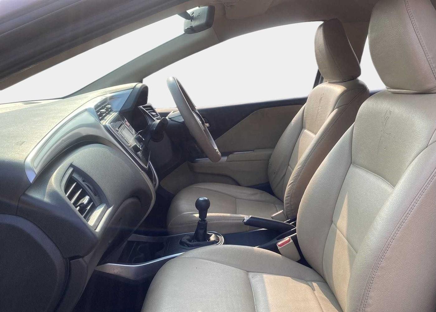 2015 Honda City 1.5L I-VTEC V MT, Petrol, Manual, 25,303 km, Right Side Front Door Cabin