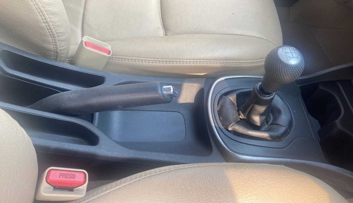 2015 Honda City 1.5L I-VTEC V MT, Petrol, Manual, 25,303 km, Gear Lever