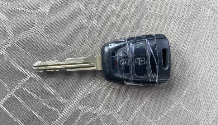 2019 Hyundai Grand i10 MAGNA 1.2 KAPPA VTVT, Petrol, Manual, 24,907 km, Key Close Up