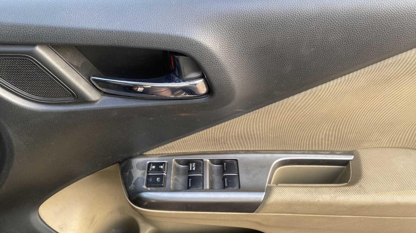 2016 Honda City 1.5L I-VTEC V MT, Petrol, Manual, 78,102 km, Driver Side Door Panels Control