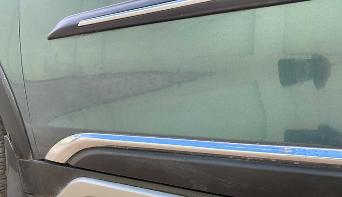 2019 Mahindra XUV300 W8 (O) 1.5 DIESEL AMT, Diesel, Automatic, 40,150 km, Front passenger door - Slightly dented