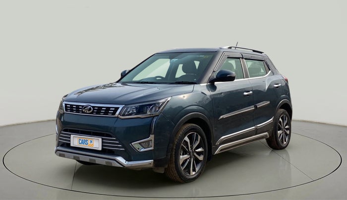 2019 Mahindra XUV300 W8 (O) 1.5 DIESEL AMT, Diesel, Automatic, 40,150 km, Left Front Diagonal