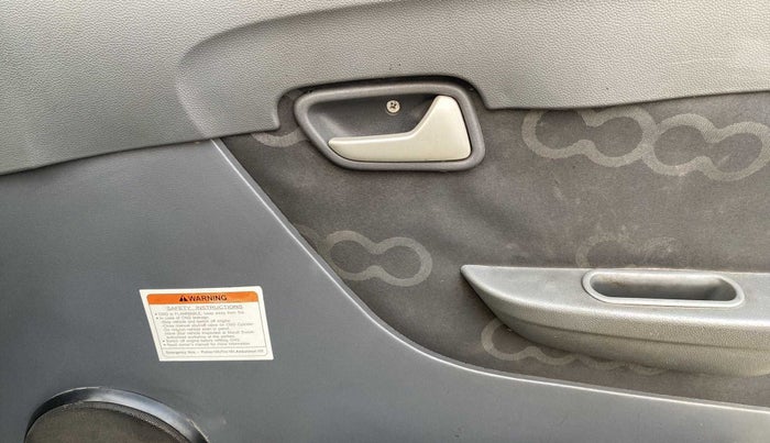 2015 Maruti Alto 800 LXI CNG, CNG, Manual, 83,403 km, Driver Side Door Panels Control