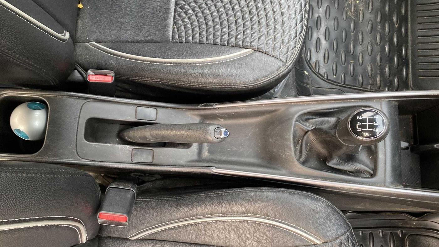 2021 Maruti Baleno DELTA PETROL 1.2, Petrol, Manual, 11,516 km, Gear Lever