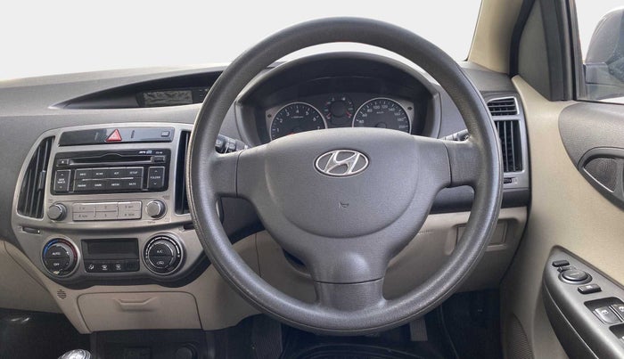 2013 Hyundai i20 MAGNA 1.2, Petrol, Manual, 86,341 km, Steering Wheel Close Up