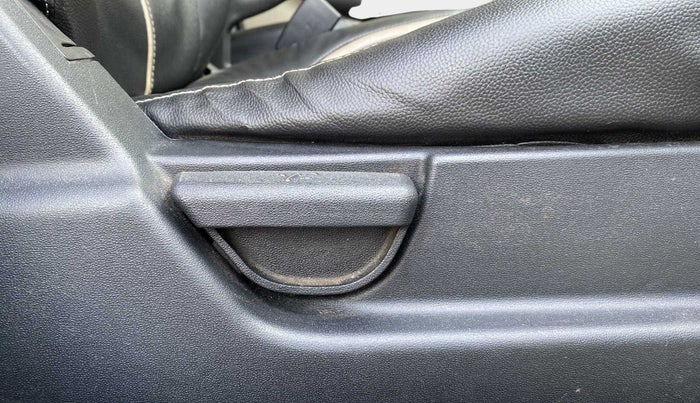 2013 Hyundai i20 MAGNA 1.2, Petrol, Manual, 86,341 km, Driver Side Adjustment Panel