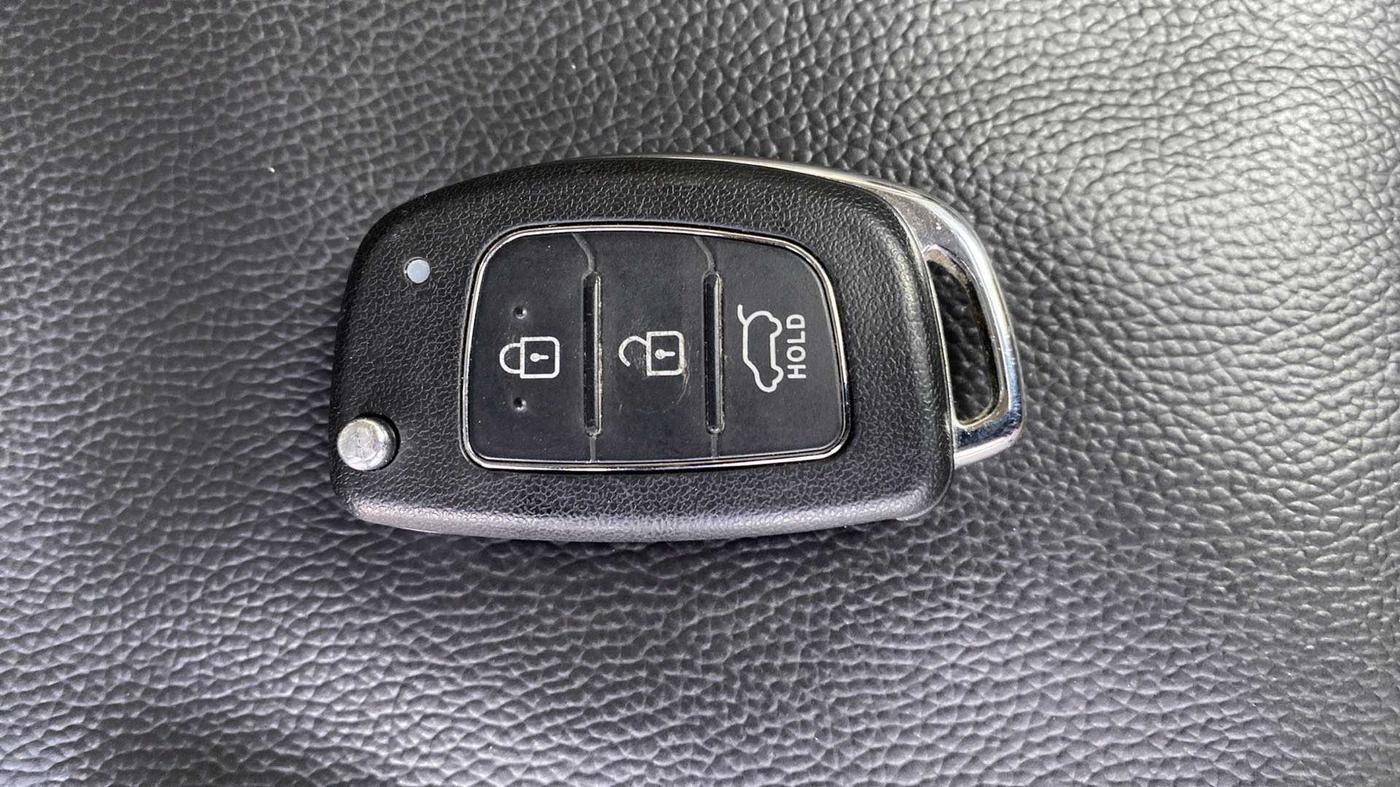 2013 Hyundai i20 MAGNA 1.2, Petrol, Manual, 86,341 km, Key Close Up