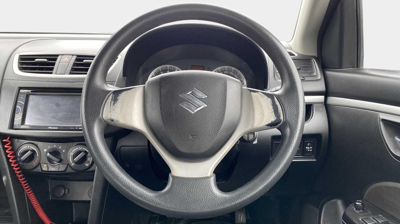 2013 Maruti Swift VXI, Petrol, Manual, 81,124 km, Steering Wheel Close Up