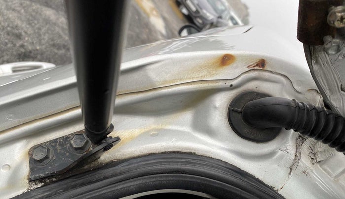2013 Maruti Swift VXI, Petrol, Manual, 81,124 km, Left quarter panel - Slightly dented