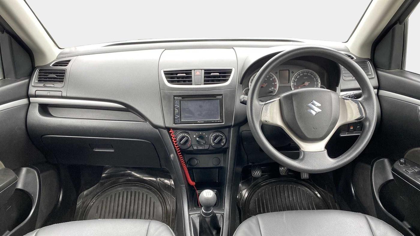 2013 Maruti Swift VXI, Petrol, Manual, 81,124 km, Dashboard