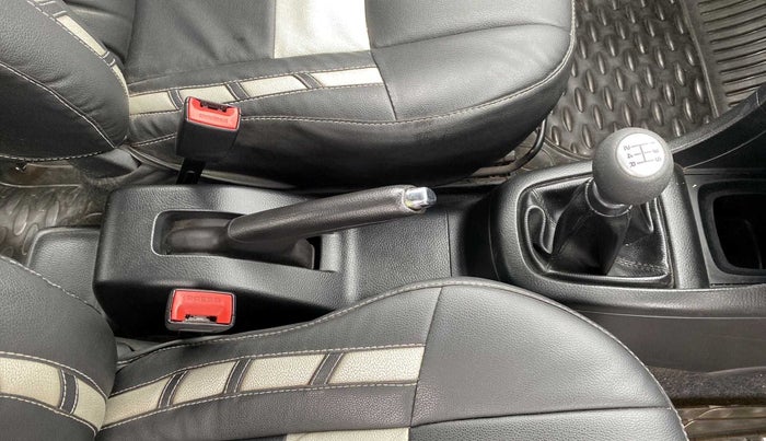 2013 Maruti Swift VXI, Petrol, Manual, 81,124 km, Gear Lever