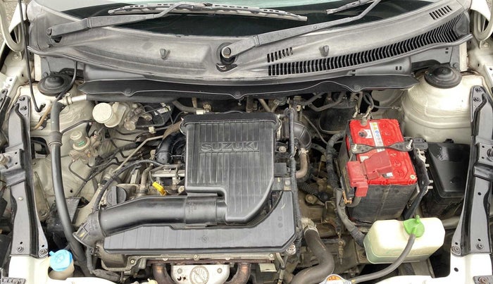 2013 Maruti Swift VXI, Petrol, Manual, 81,124 km, Open Bonet