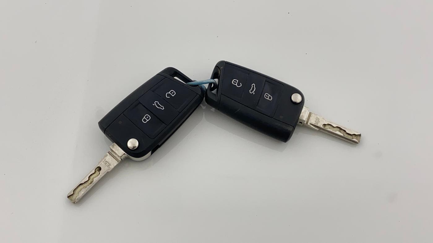 2019 Skoda Octavia L&K 1.8 TSI AT, Petrol, Automatic, 1,39,147 km, Key Close Up