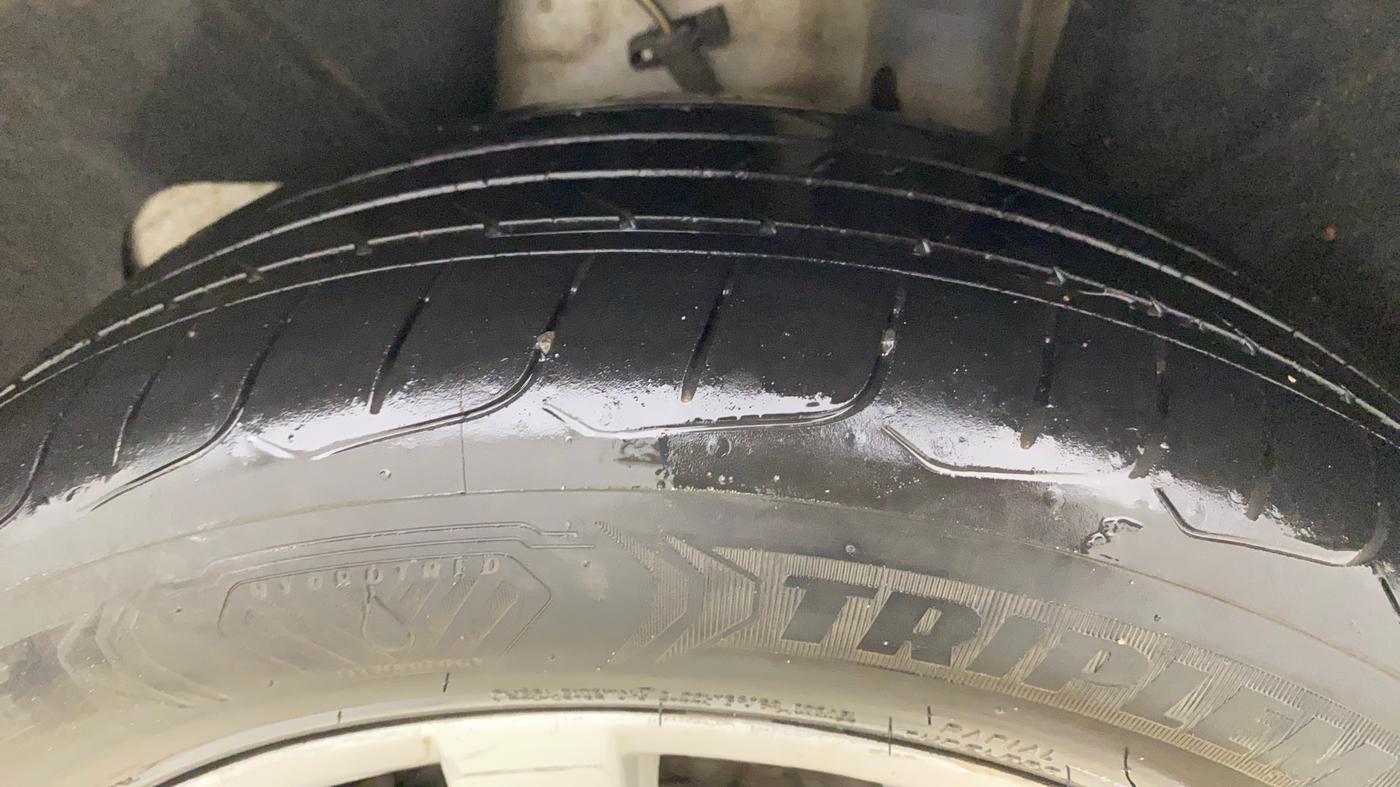 2019 Skoda Octavia L&K 1.8 TSI AT, Petrol, Automatic, 1,39,147 km, Left Rear Tyre Tread