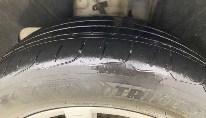 2019 Skoda Octavia L&K 1.8 TSI AT, Petrol, Automatic, 1,39,105 km, Left Rear Tyre Tread